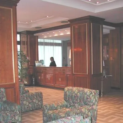 Summit Hotel 3*